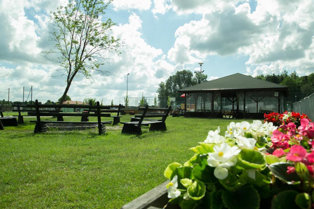 Camping Oaza Blonie Kornik Domki Standard Plus - 3 Pokoje Exterior photo